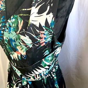 Tahari palm print wrap around dress 🏝🌺